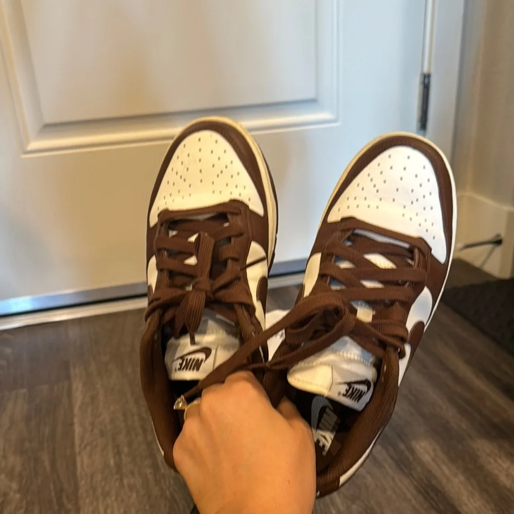 Nike dunk Brown and White Women's Shoes - Picture 5 of 8